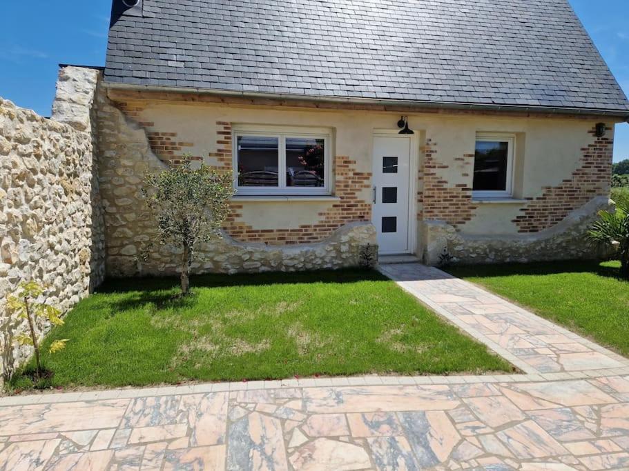 Chalet Industriel Avec Filet Et Spa Sorigny Экстерьер фото